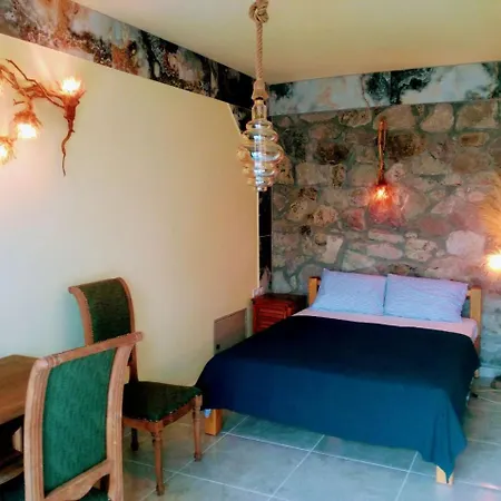 Assos Sivrice Deveboyun Misafir Evi Ayvacik (Canakkale)